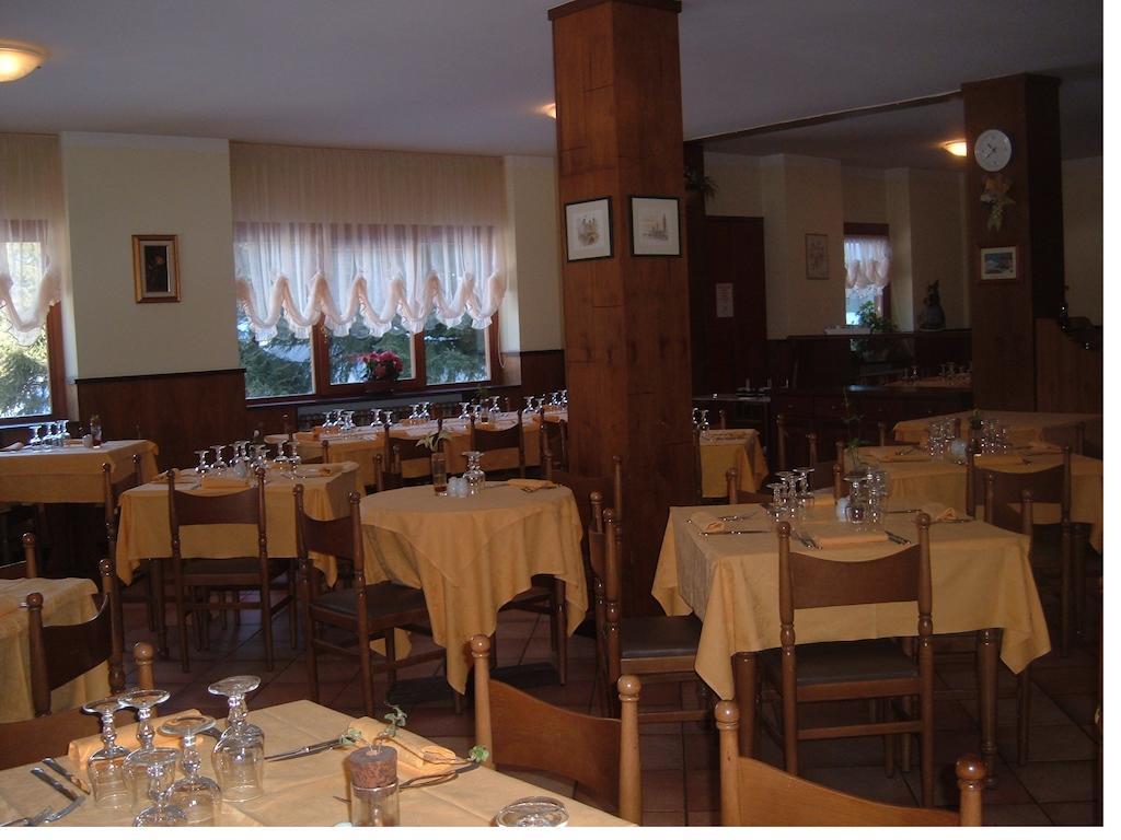 Albergo Pineta Gerola Alta Eksteriør billede